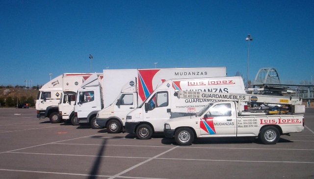 nuestros camiones mudanza